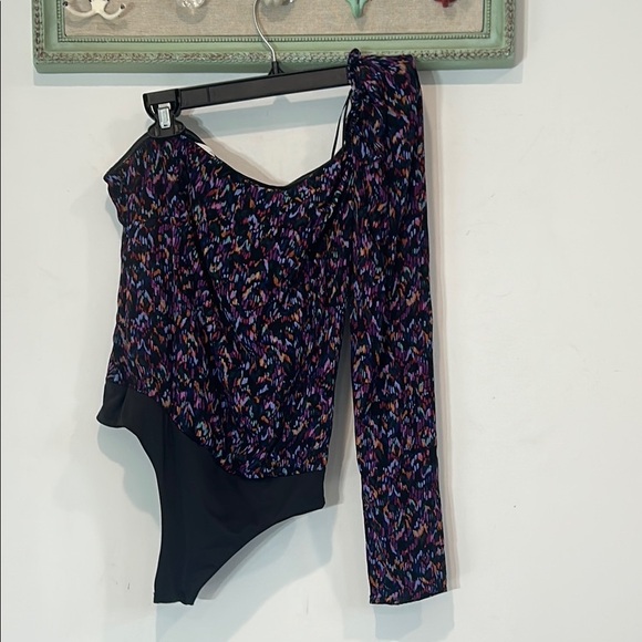 ASTR One-Shoulder Multicolor watercolor Bodysuit size medium women’s - Picture 1 of 4